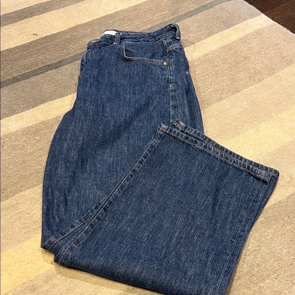 Zara Women's Relaxed Fit Blue Jeans